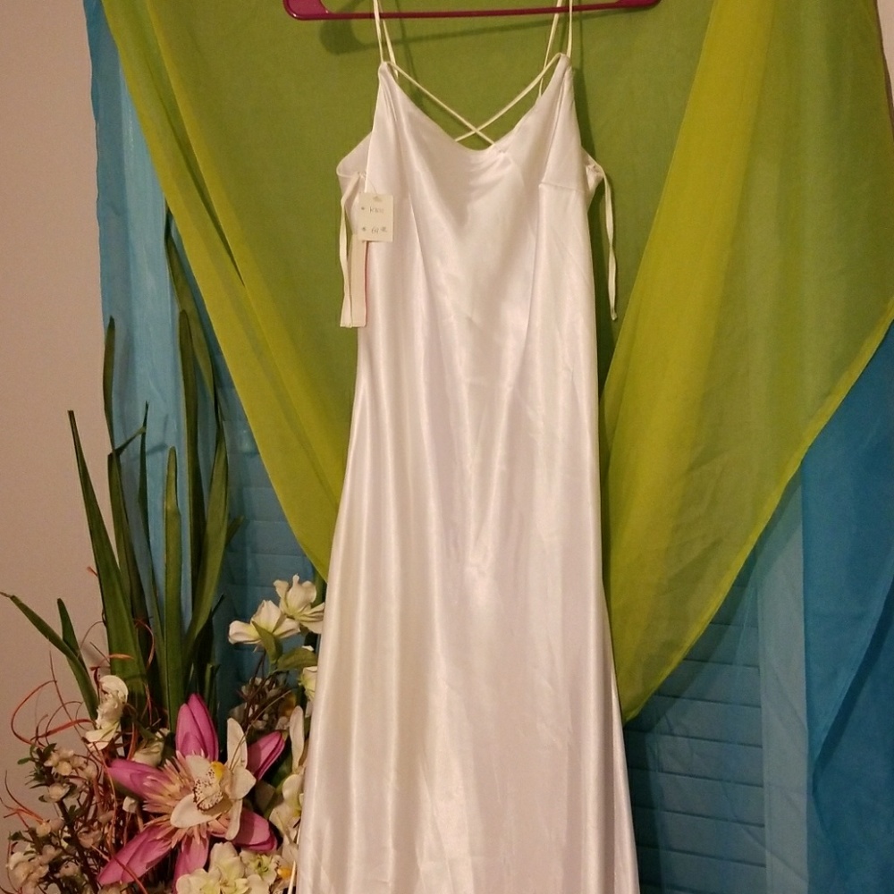 Long white dress...🤗🤗🤗